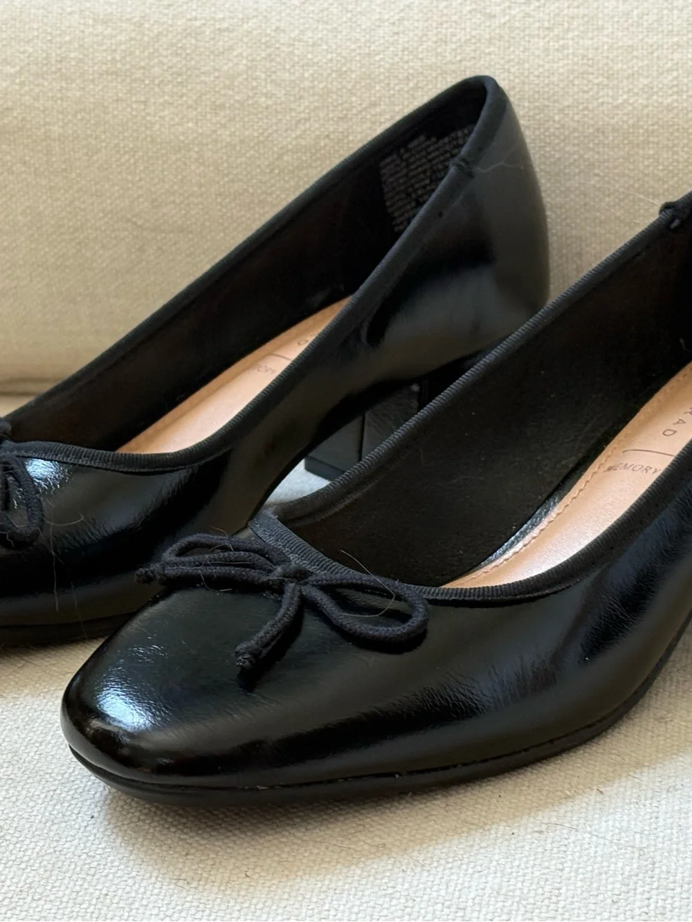 Never Worn LC Lauren Conrad Black Pump Heels with Bow Detail Size 8